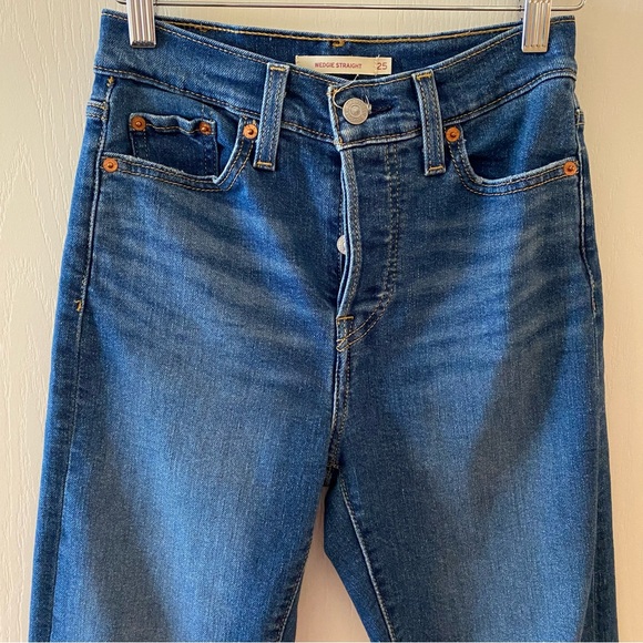 LEVI'S Wedgie High Rise Straight Leg Distressed Jeans - 25 - Picture 4 of 11